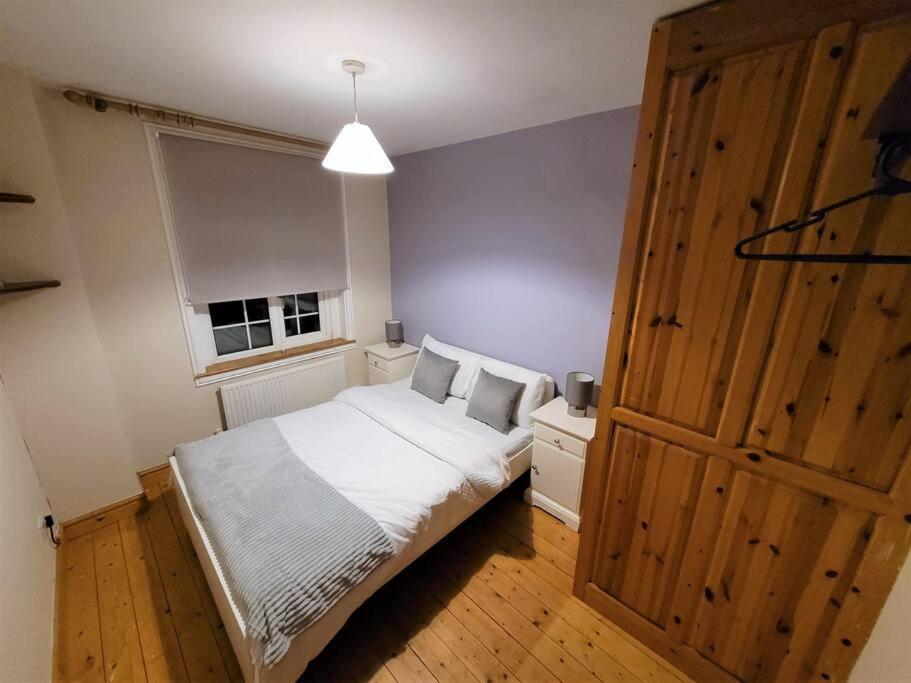 Nice 4-Bedroom Vacation Home With Indoor Fireplace Wellington  Exteriör bild