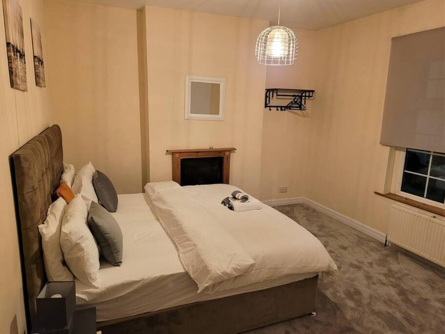 Nice 4-Bedroom Vacation Home With Indoor Fireplace Wellington  Exteriör bild