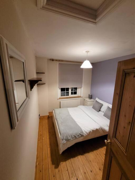 Nice 4-Bedroom Vacation Home With Indoor Fireplace Wellington  Exteriör bild