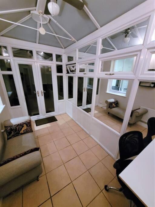 Nice 4-Bedroom Vacation Home With Indoor Fireplace Wellington  Exteriör bild